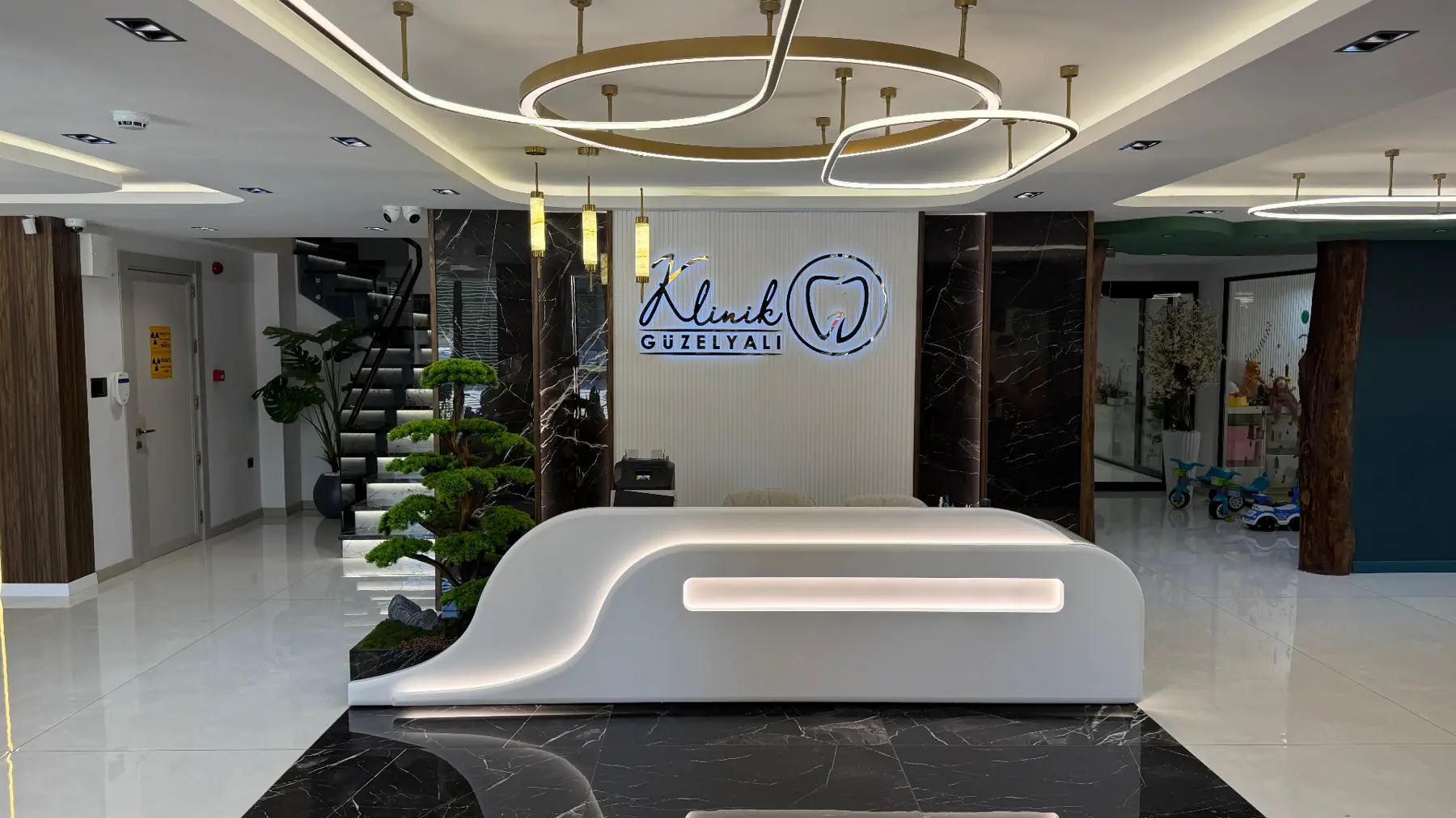 Klinik Güzelyalı poliklinik girişi